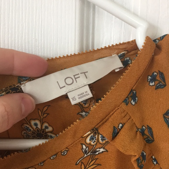 SOLD ELSEWHERE: Feminine floral-print blouse - Picture 5 of 6